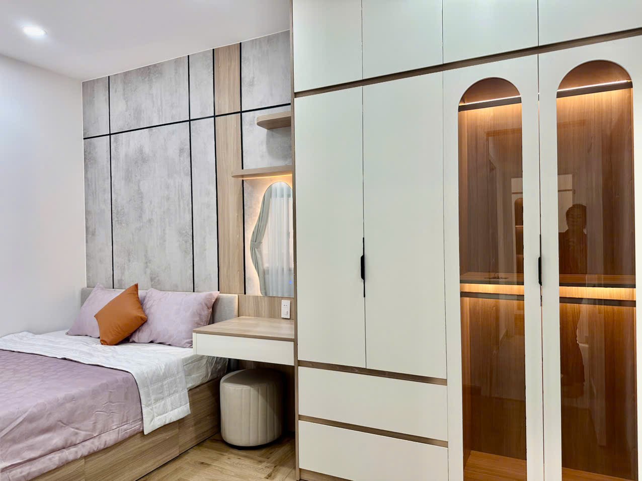 Bán nhanh căn hộ Sky garden 2, PMH, Q7, DT 81m2, tk 3PN nhà mới đẹp, giá chỉ 6,4 tỷ 