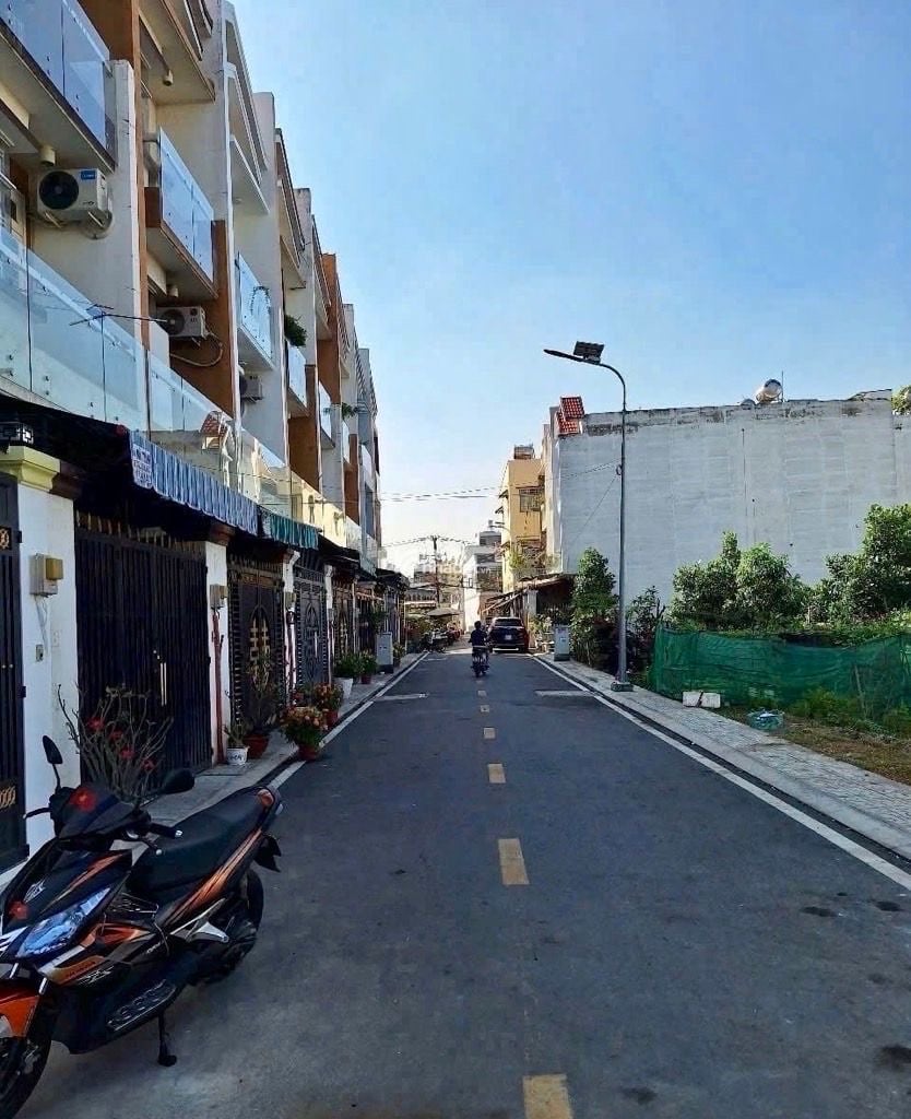 Bán nhà đường số 6 bình hưng hoà B 