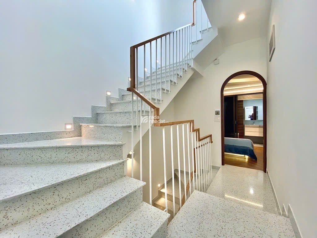 NHÀ MỚI 5 TẦNG – GARA Ô TÔ – FULL NỘI THẤT Phan Huy Ích – Tân Bình