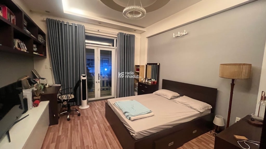 NHÀ BIỆT THỰ FULL NỘI THẤT NGAY TRUNG TÂM.TPHCM - MẶT TIỀN ĐƯỜNG 14M CÓ VỈA HÈ- NGUYỄN HỮU DẬT