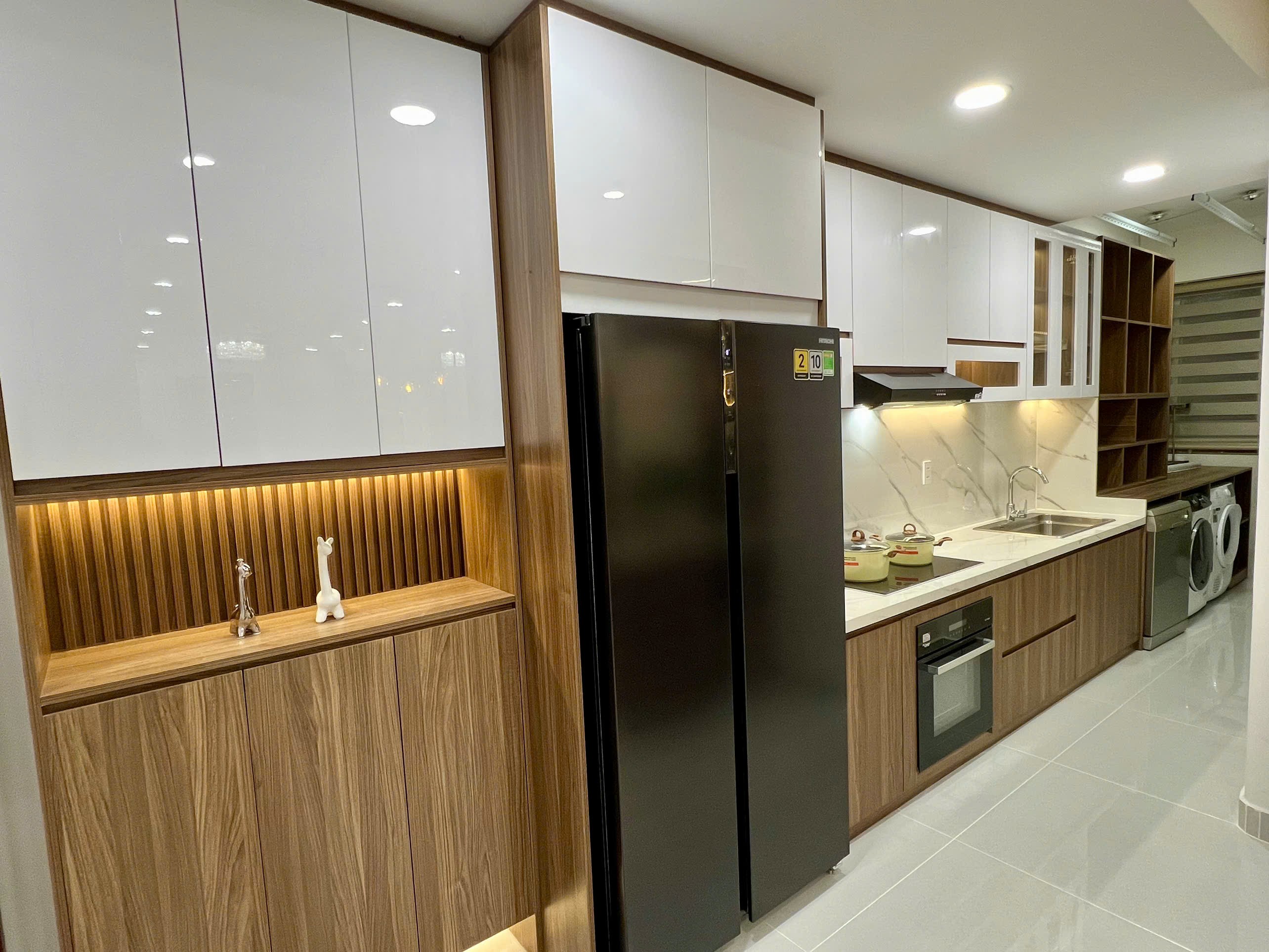 Bán nhanh căn hộ sân vườn sky garden 2, PMH, Q7, 3PN giá chỉ 9,5 tỷ