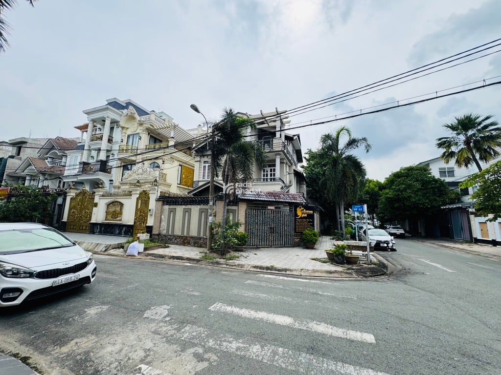 BIỆT THỰ GÓC NGAY AEON MALL BÌNH TÂN - NHÀ 3 TẦNG Ở VÀ KINH DOANH. 