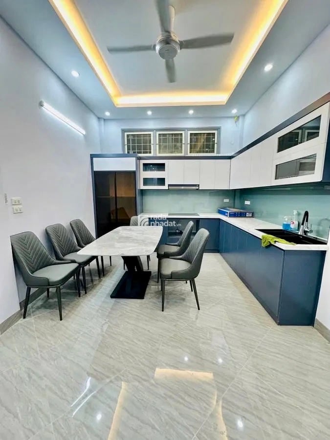 PHÂN LÔ GIẢI PHÓNG CỰC VIP - 50M2 X 5T THANG MÁY  - GẦN HỒ  - NGÕ Ô TÔ  - GẦN PHỐ - Ở SƯỚNG 