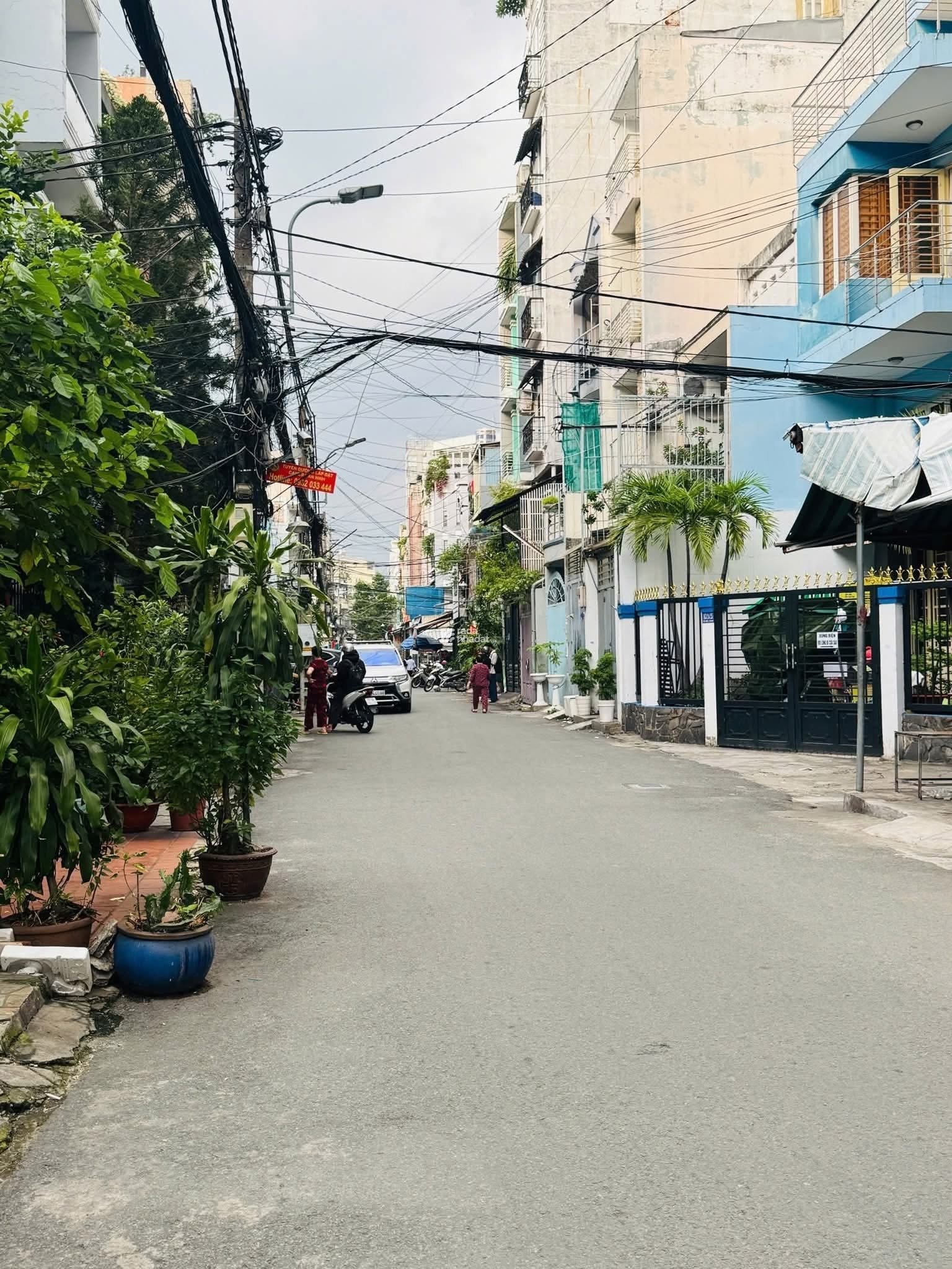 Nhà đẹp 52m2 ngay Lò Lu, Trường Thạnh Q9 3 tầng hẻm xe hơi pháp lý sạch SHR