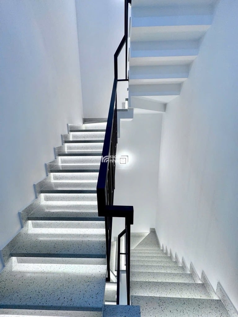 NHÀ 4 TẦNG MỚI ĐẸP - 61M2 (4M x 17M) - FULL NỘI THẤT- HẺM XE HƠI THÔNG - HUỲNH VĂN NGHỆ - 8 TỶ XÍU