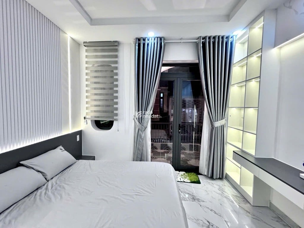 NHÀ 4 TẦNG MỚI ĐẸP - 61M2 (4M x 17M) - FULL NỘI THẤT- HẺM XE HƠI THÔNG - HUỲNH VĂN NGHỆ - 8 TỶ XÍU