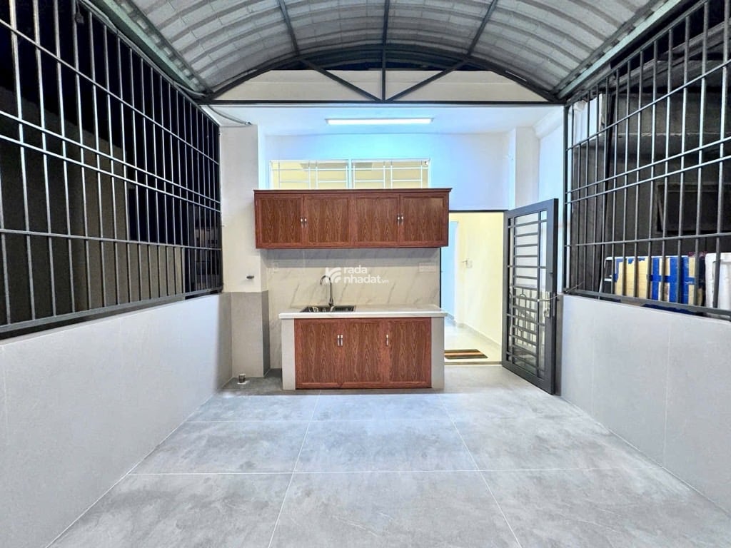 NHÀ 4 TẦNG MỚI ĐẸP - 61M2 (4M x 17M) - FULL NỘI THẤT- HẺM XE HƠI THÔNG - HUỲNH VĂN NGHỆ - 8 TỶ XÍU