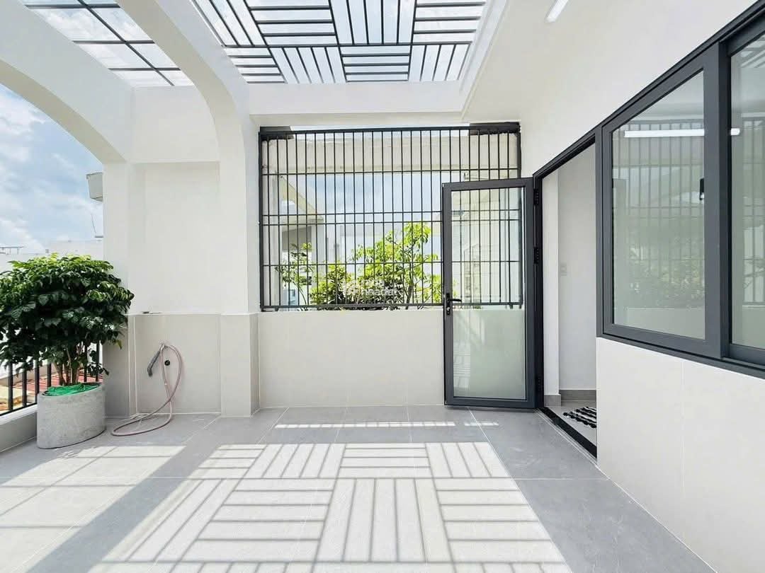 NHÀ 4 TẦNG MỚI ĐẸP - 61M2 (4M x 17M) - FULL NỘI THẤT- HẺM XE HƠI THÔNG - HUỲNH VĂN NGHỆ - 8 TỶ XÍU