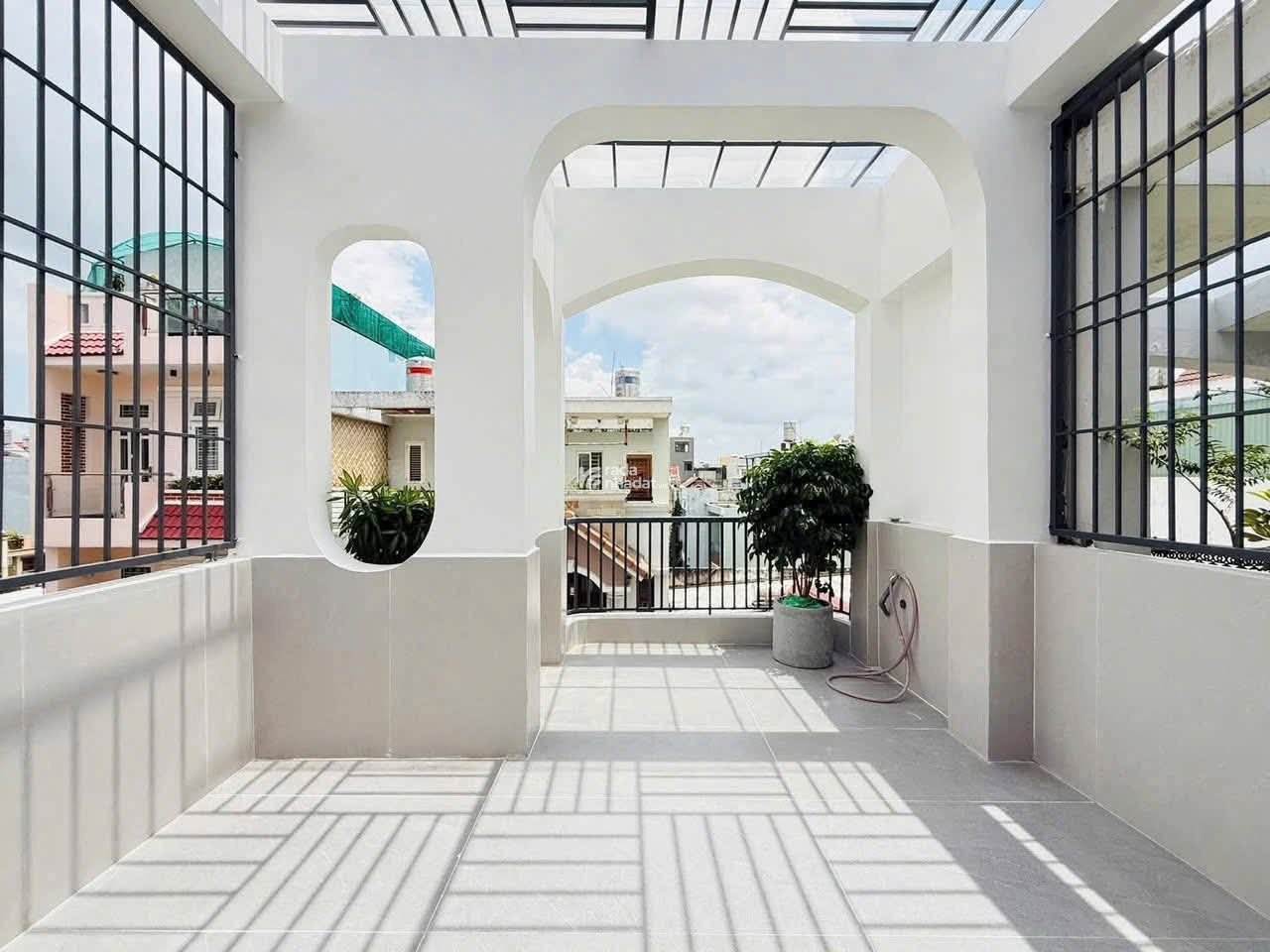 NHÀ 4 TẦNG MỚI ĐẸP - 61M2 (4M x 17M) - FULL NỘI THẤT- HẺM XE HƠI THÔNG - HUỲNH VĂN NGHỆ - 8 TỶ XÍU