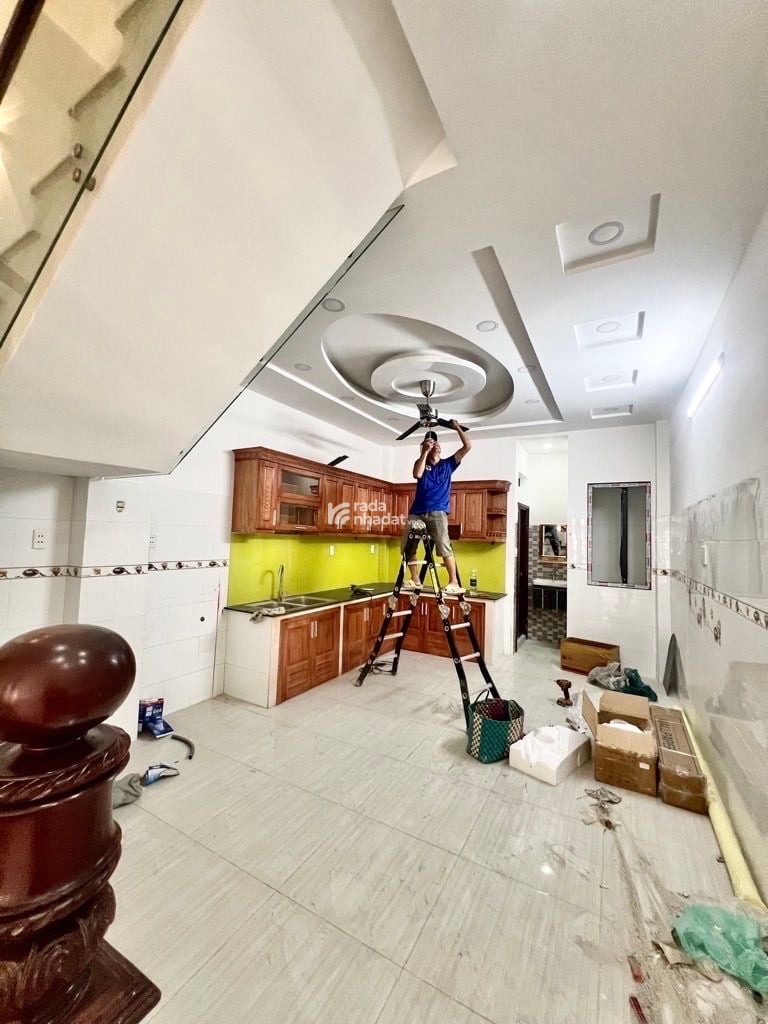 Siêu phẩm 4 tầng Lê Văn Quới- , kết cấu 1 trệt 3 lầu, có tầng HẦM