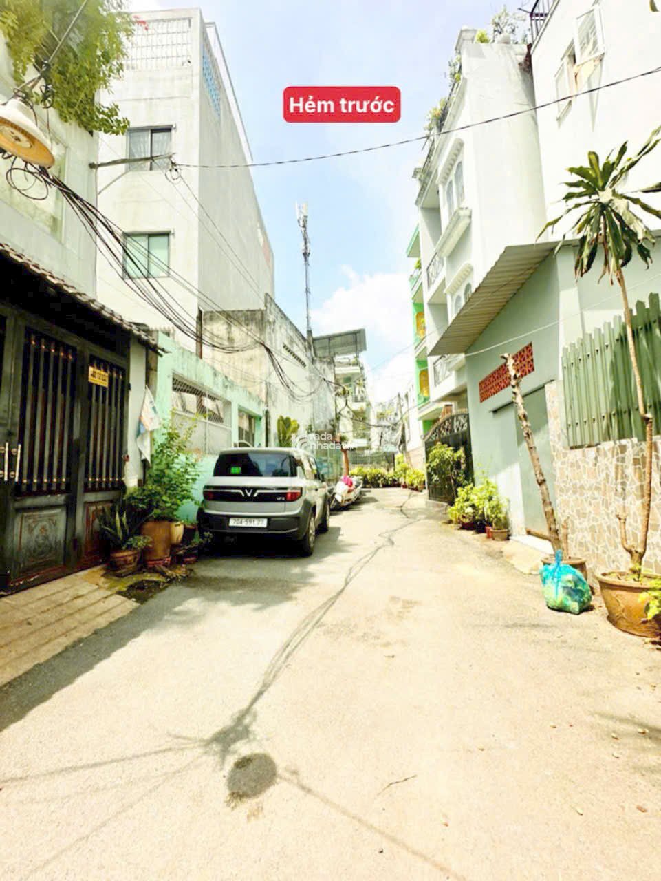 HXH Cửa Trước & Sau  - Vị Trí Đẹp . Tiện KD hay Kho Bãi .