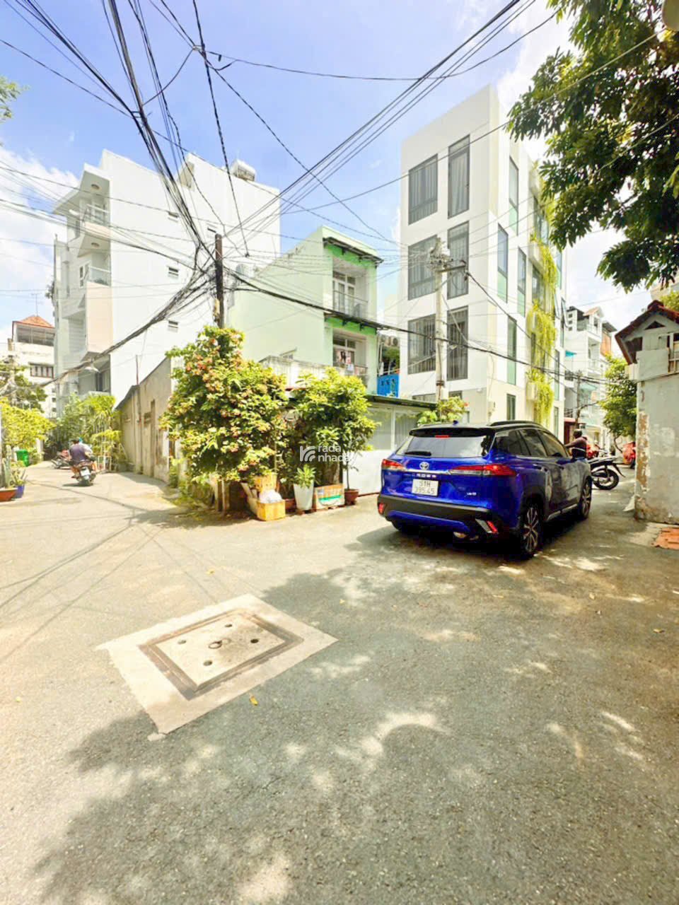 HXH Cửa Trước & Sau  - Vị Trí Đẹp . Tiện KD hay Kho Bãi .
