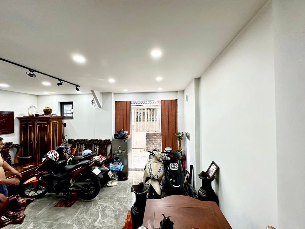 HẺM XE HƠI NHIÊU TỨ, PHÚ NHUẬN, 38M2 MỚI CÓ KC Ở NGAY. GIẢM 350TR CHỈ 6.39T TL 