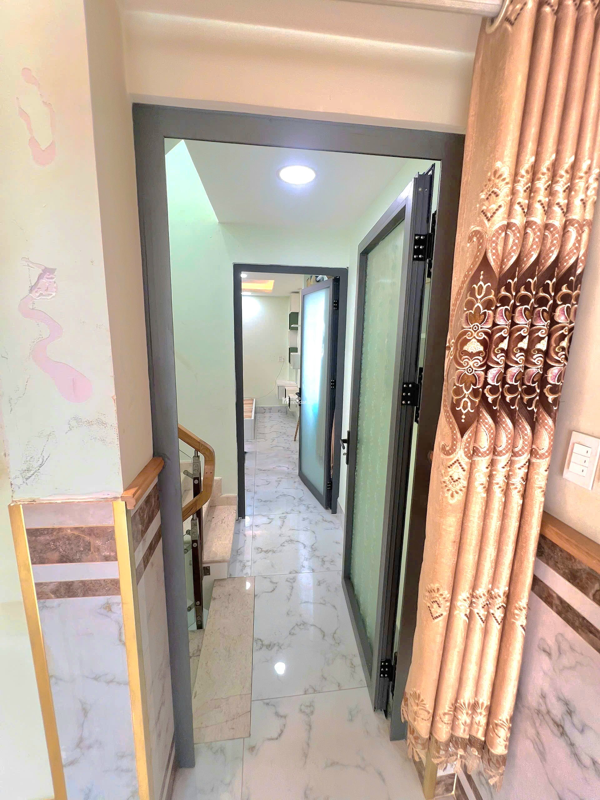 NHÀ MỚI XÂY - HẺM Ô TÔ QUẬN 10