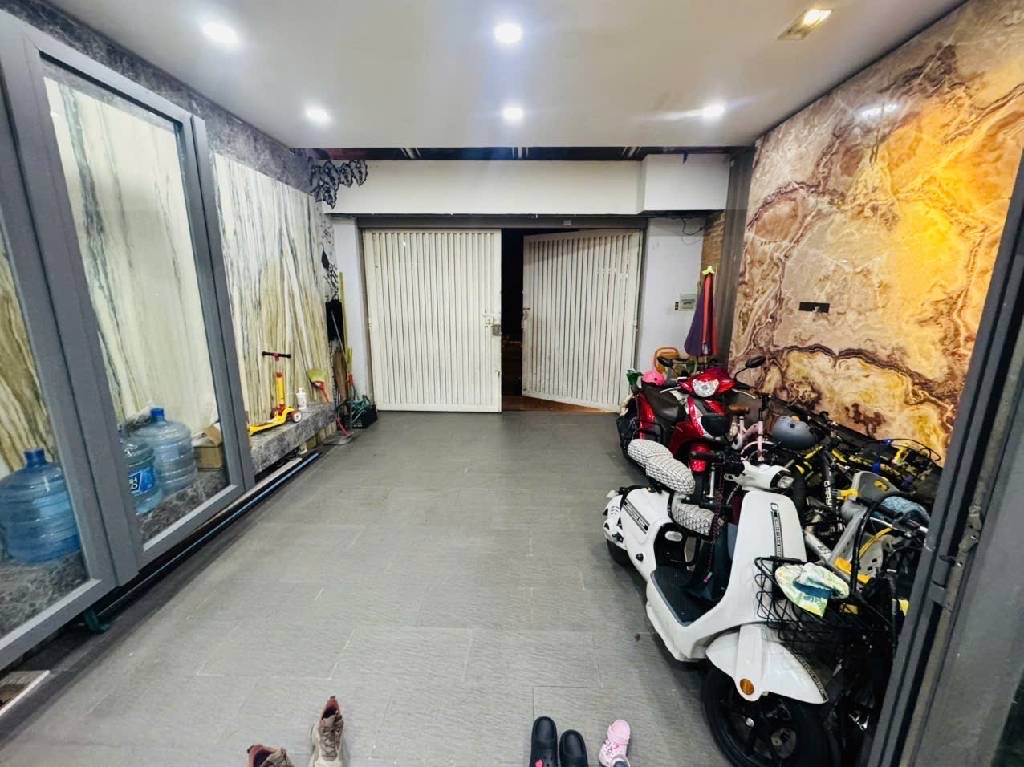 Mặt Tiền kinh doanh, 1trệt 3lầu, đường 12m, 5 phòng ngủ, cho thuê 25triệu/tháng -