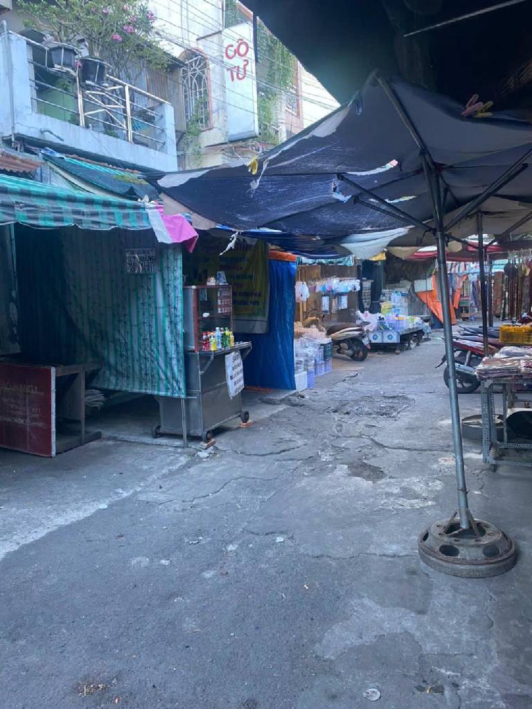 VỊ TRÍ KINH DOANH - HÀNG HIẾM - TRUNG TÂM CHỢ  