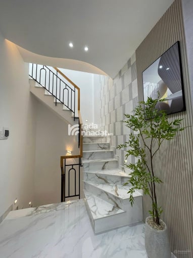 Cần tiền bán nhà Trần Huy Liệu Phú Nhuận 70m2 Giá 3ty120 lh Vân