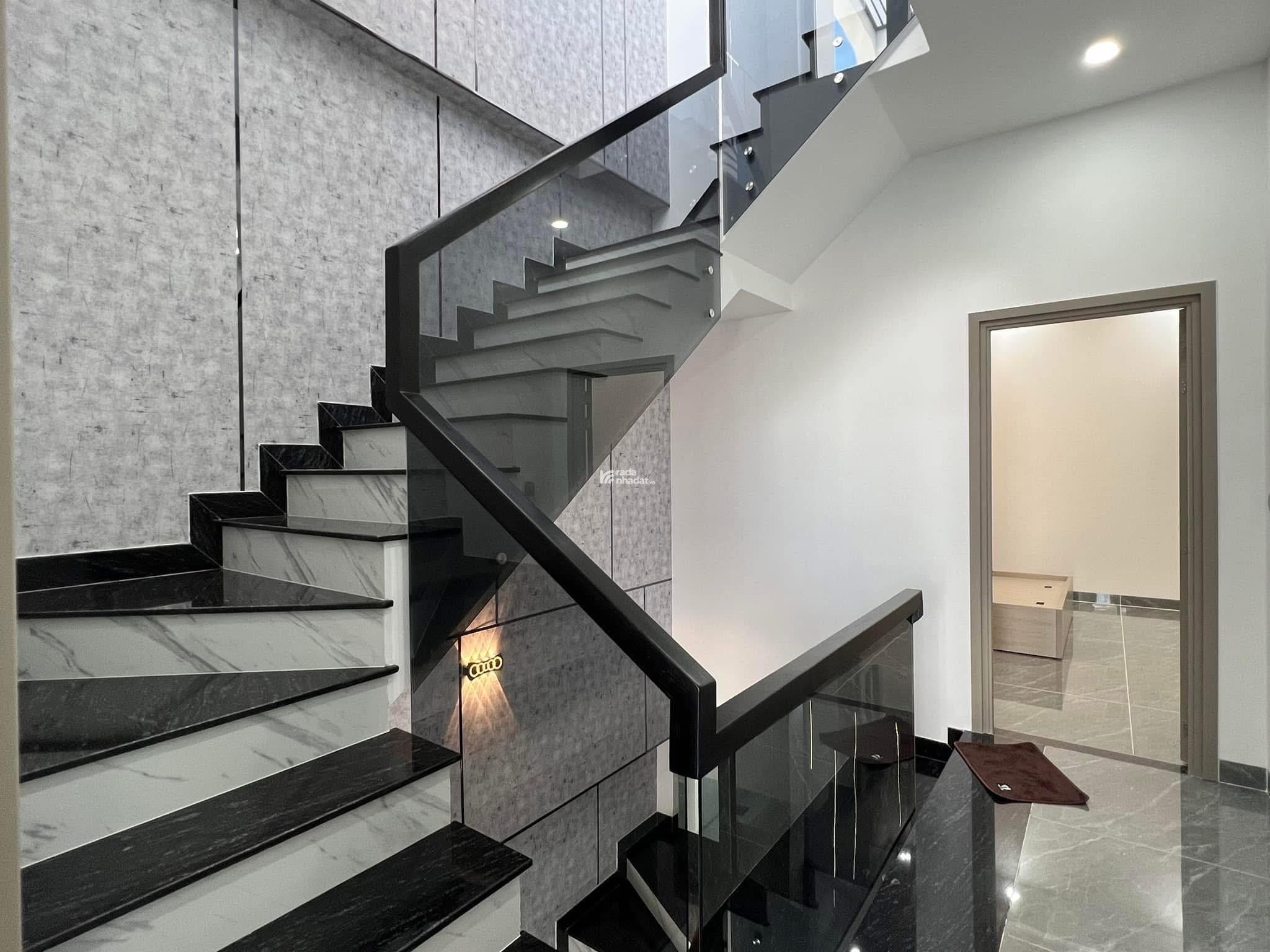 Bán Nhà Phố Hiện Đại, Trung Tâm Thủ Dầu Một, Giá Cực Tốt, Vào Ở Ngay