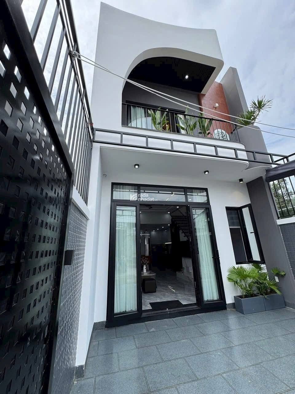 Bán Nhà Phố Hiện Đại, Trung Tâm Thủ Dầu Một, Giá Cực Tốt, Vào Ở Ngay