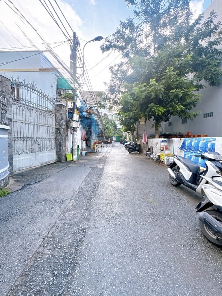 2 LÔ ĐẤT, HẺM XE HƠI NƠ TRANG LONG, BÌNH THẠNH, 5M NGANG TIỆN XÂY. GIẢM 650TR CHỈ 9.85T 