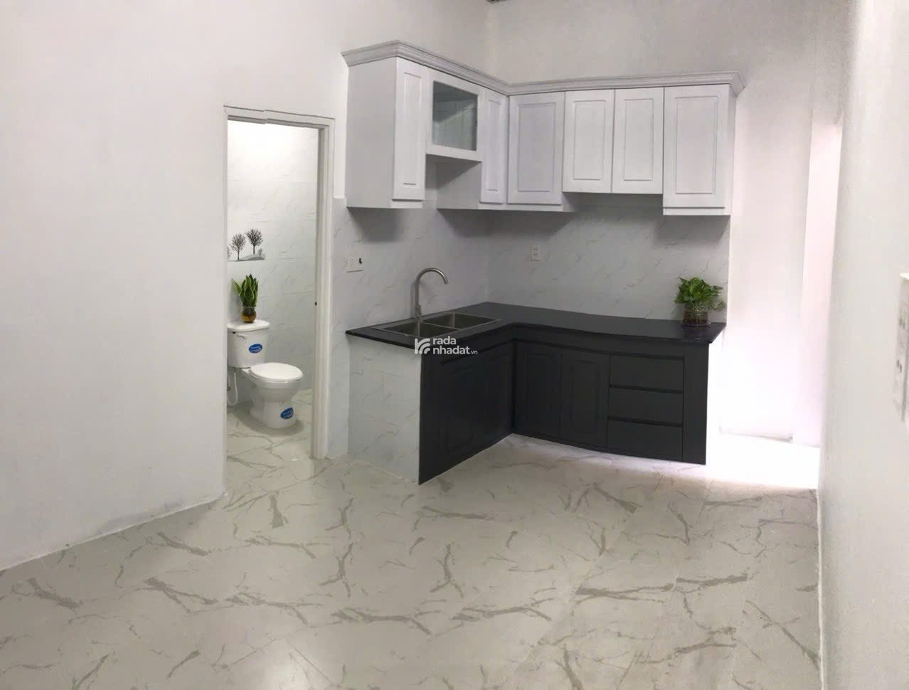 Bán nhà HXH tại đường Lũy Bán Bích Q.Tân Phú dt( 4.6 x 18m) giá 8.5 tỷ