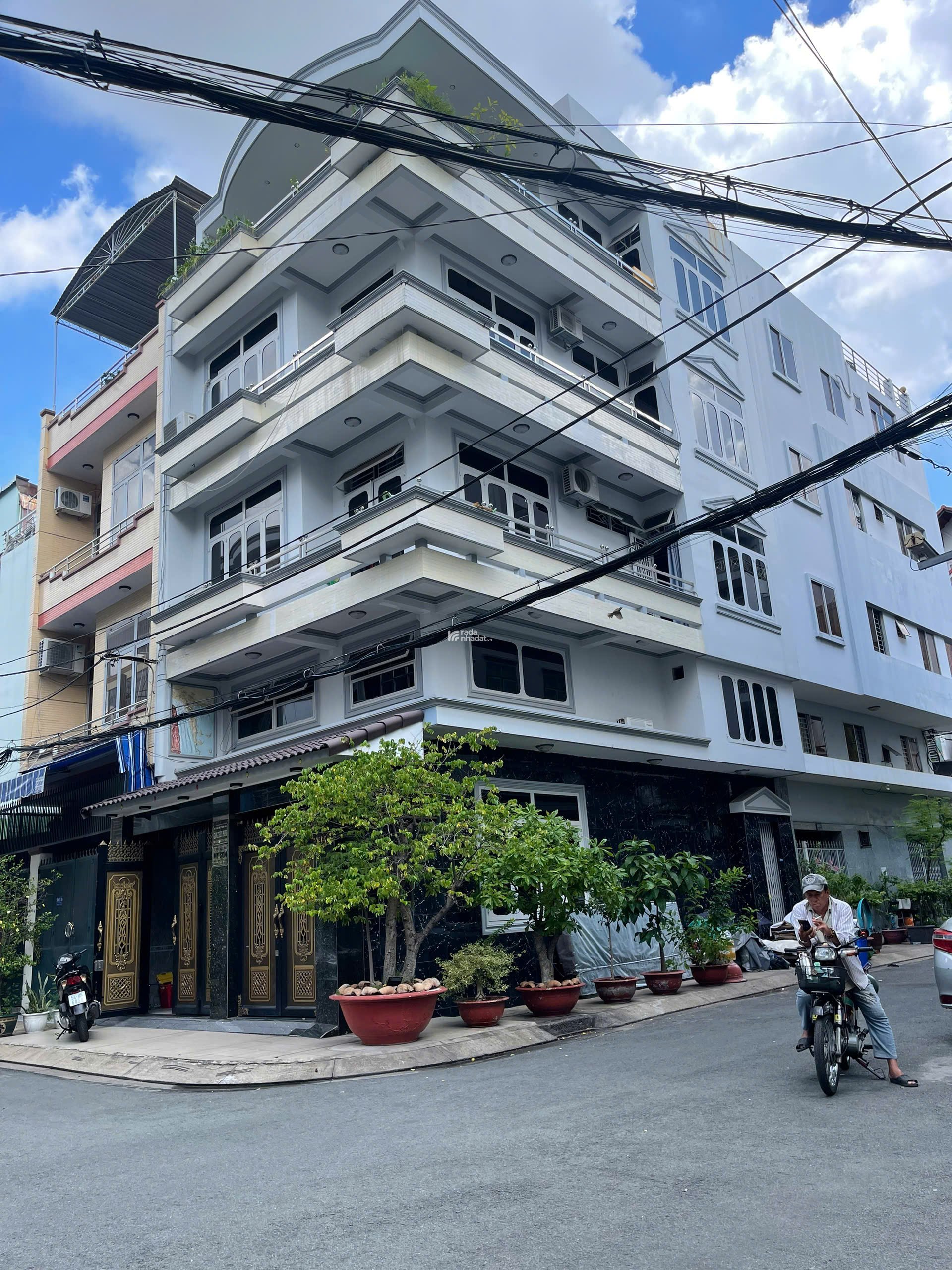 Siêu phẩm mặt tiền cư xá Diên Hồng quận 10 (DT 6x12m) 5 tầng tiện ở liền