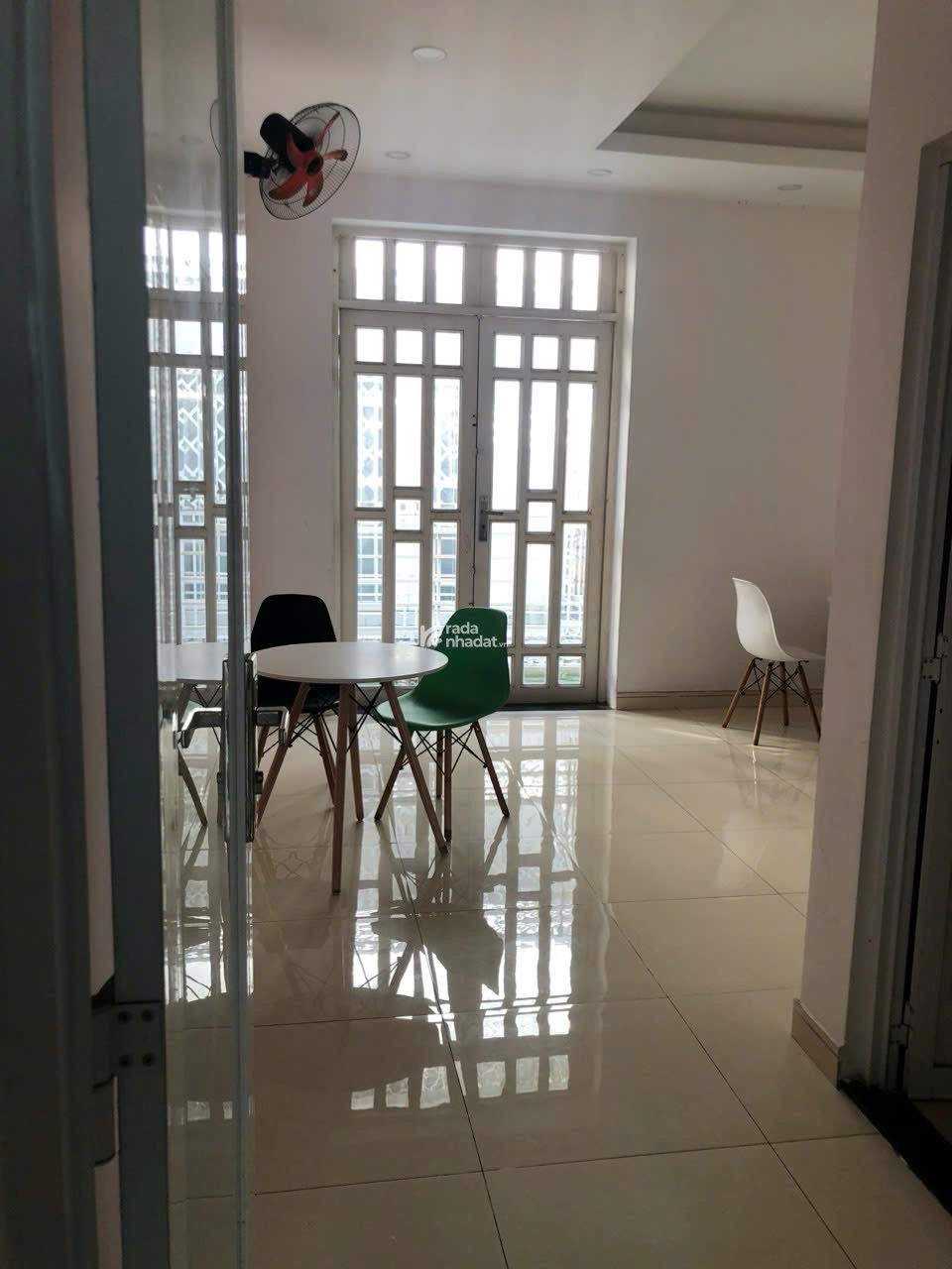 BÁN NHÀ ĐỐI DIỆN CHUNG CƯ ĐẠT GIA ,5M X 18M TRET 3 LAU GIÁ 10.5TY SHR.