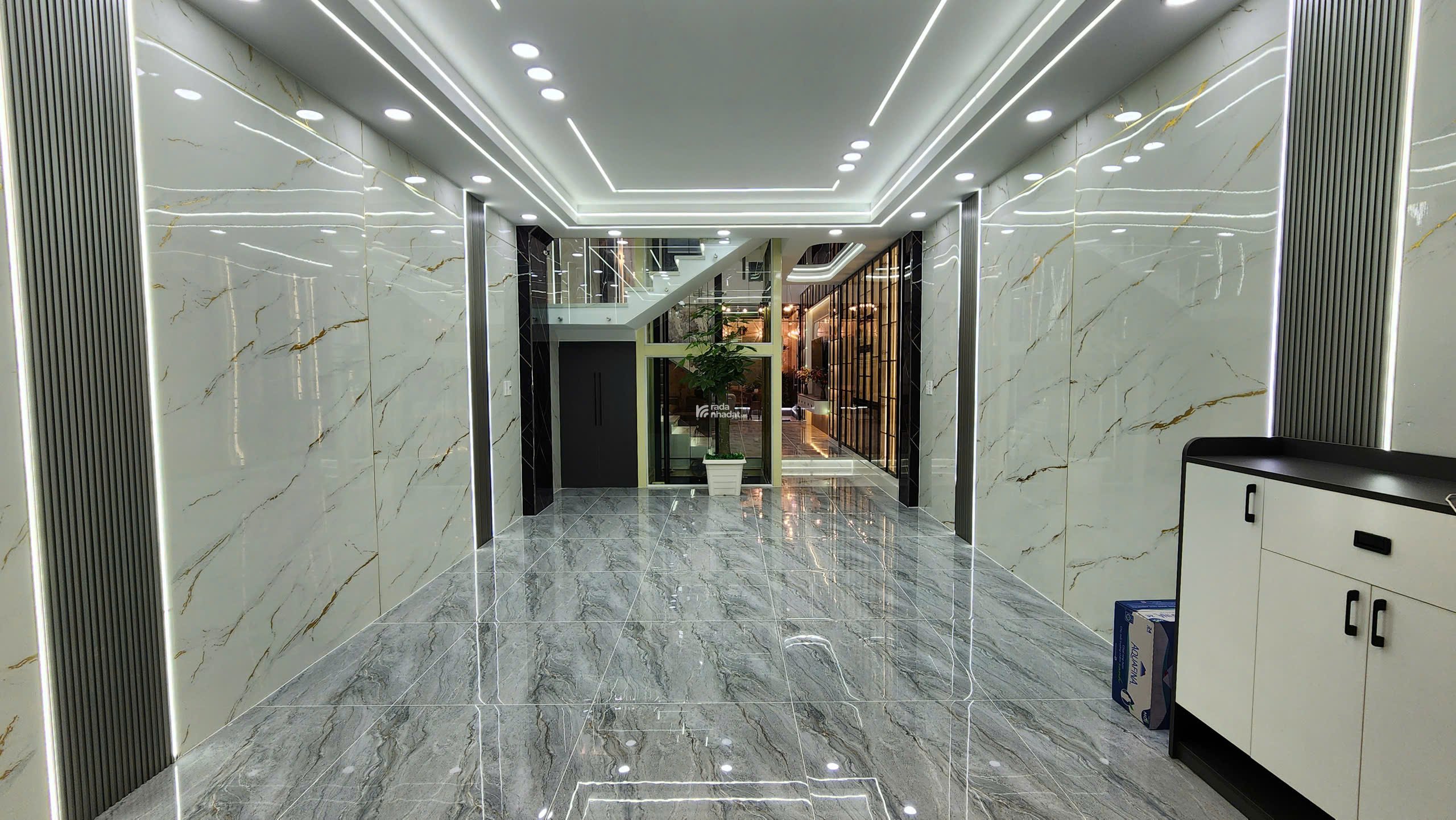 SIÊU PHẨM NHÀ ĐẸP TX21, Q12 - FULL NỘI THẤT - CÓ THANG MÁY KÍNH  SÂN VƯỜN