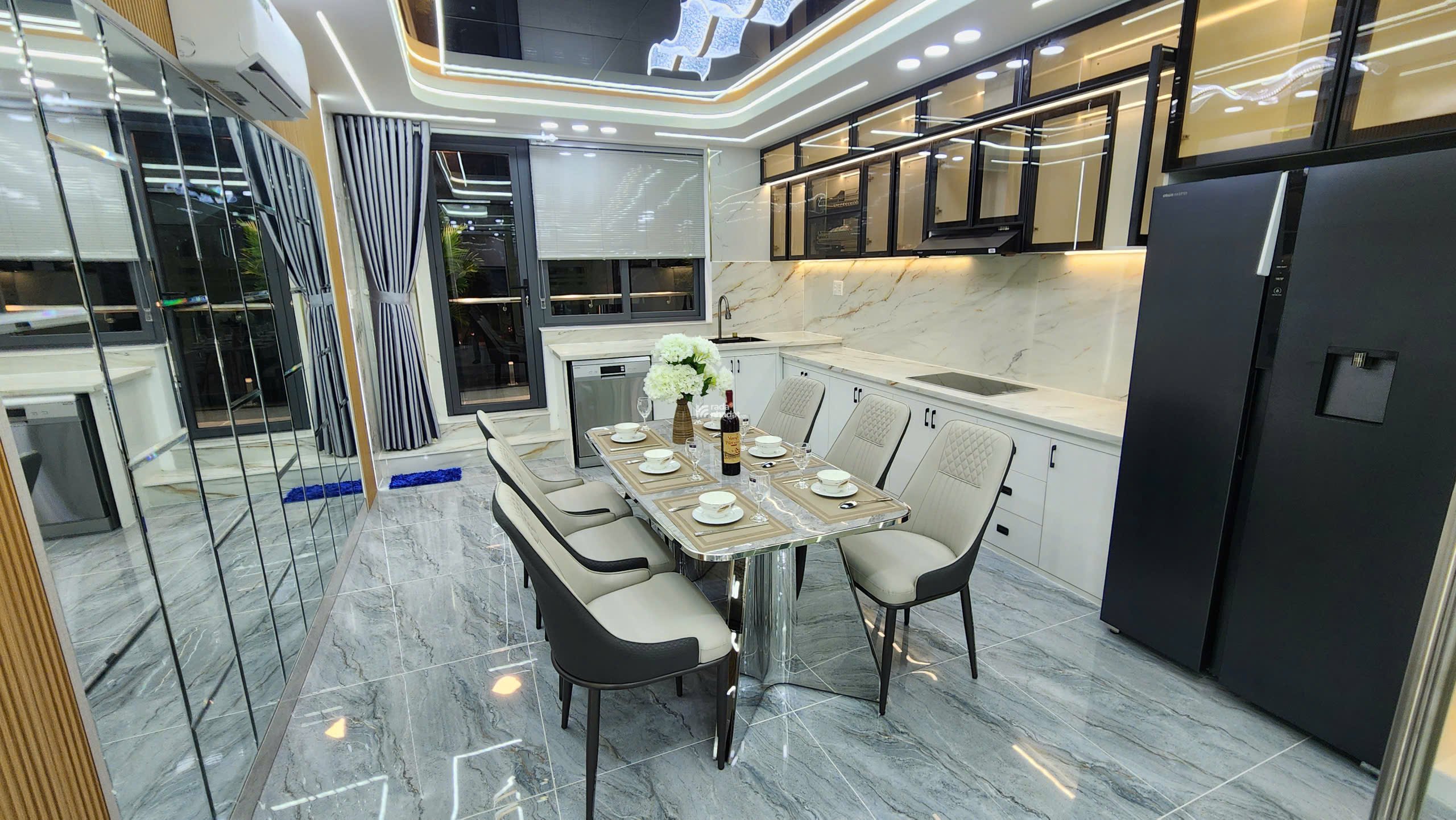 SIÊU PHẨM NHÀ ĐẸP TX21, Q12 - FULL NỘI THẤT - CÓ THANG MÁY KÍNH  SÂN VƯỜN