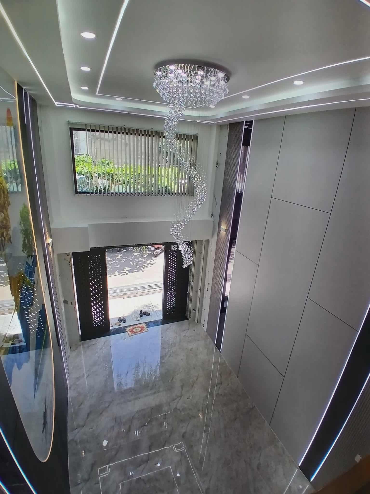 SIÊU PHẨM  NHÀ MỚI ĐẸP 5 TẦNG FULL NỘI THẤT - GẦN 100M2