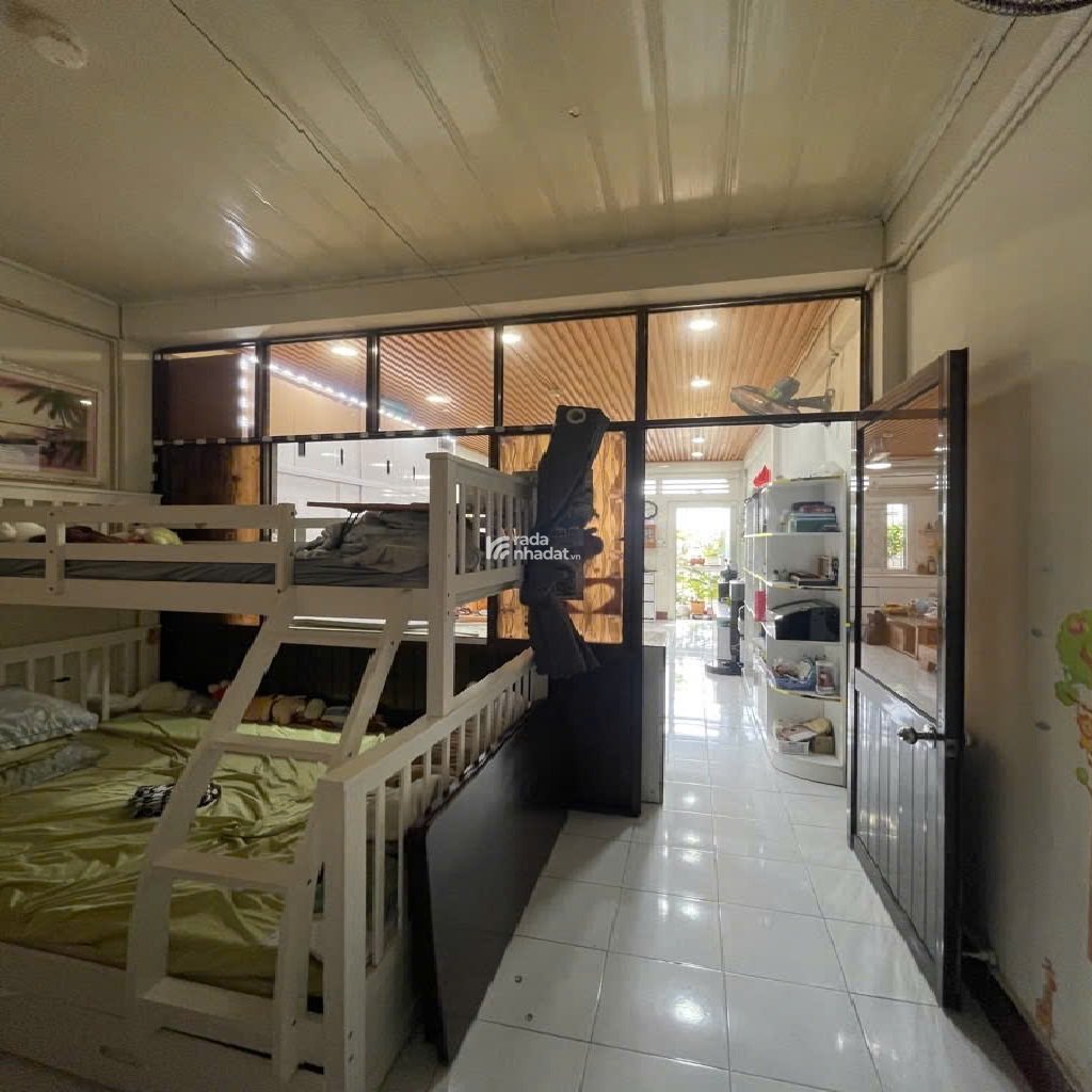 Chung cư Cách Mạng Tháng Tám, QUẬN 10, Sổ vuông 43.5 m2, 2.34 tỷ