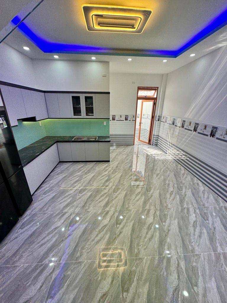 SIÊU PHẨM MẶT TIỀN TAM ĐÔNG - 125 M2- 3 TẦNG- SÂN ĐẬU OTO 7.- HÓC MÔN. Chỉ 6.3 TỶ