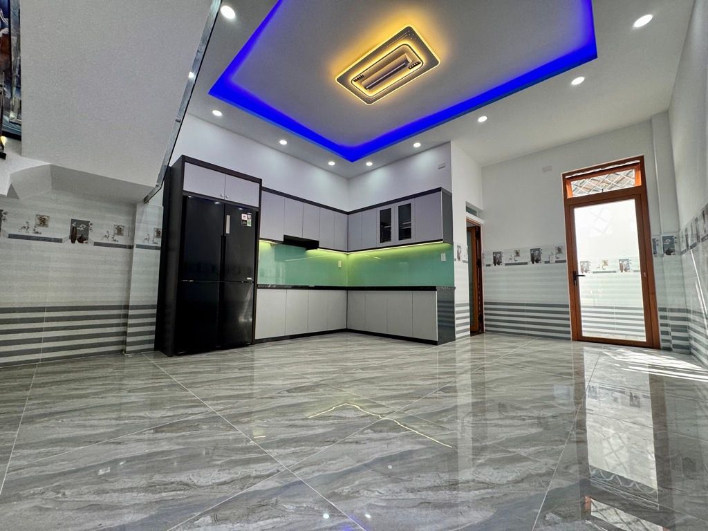 SIÊU PHẨM MẶT TIỀN TAM ĐÔNG - 125 M2- 3 TẦNG- SÂN ĐẬU OTO 7.- HÓC MÔN. Chỉ 6.3 TỶ