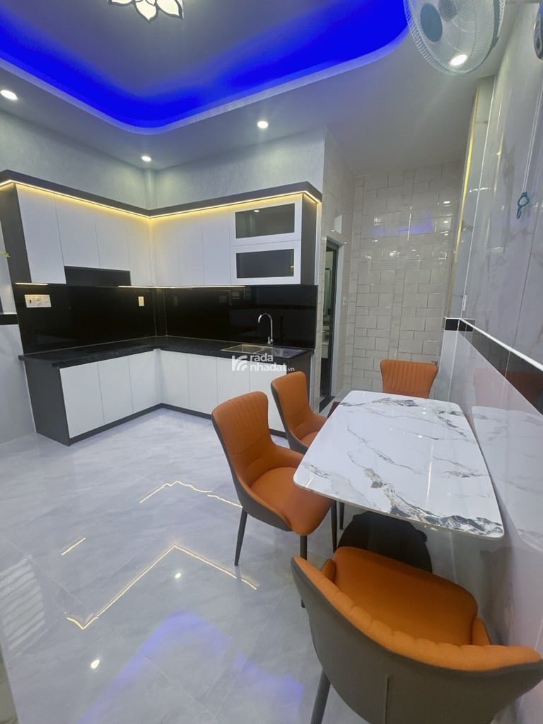 BÁN NHÀ 2 TẦNG 2PN, SÁT VÁCH CHỢ HẠNH THÔNG TÂY, QUANG TRUNG P11 GV, NHỈNH 4 TỶ