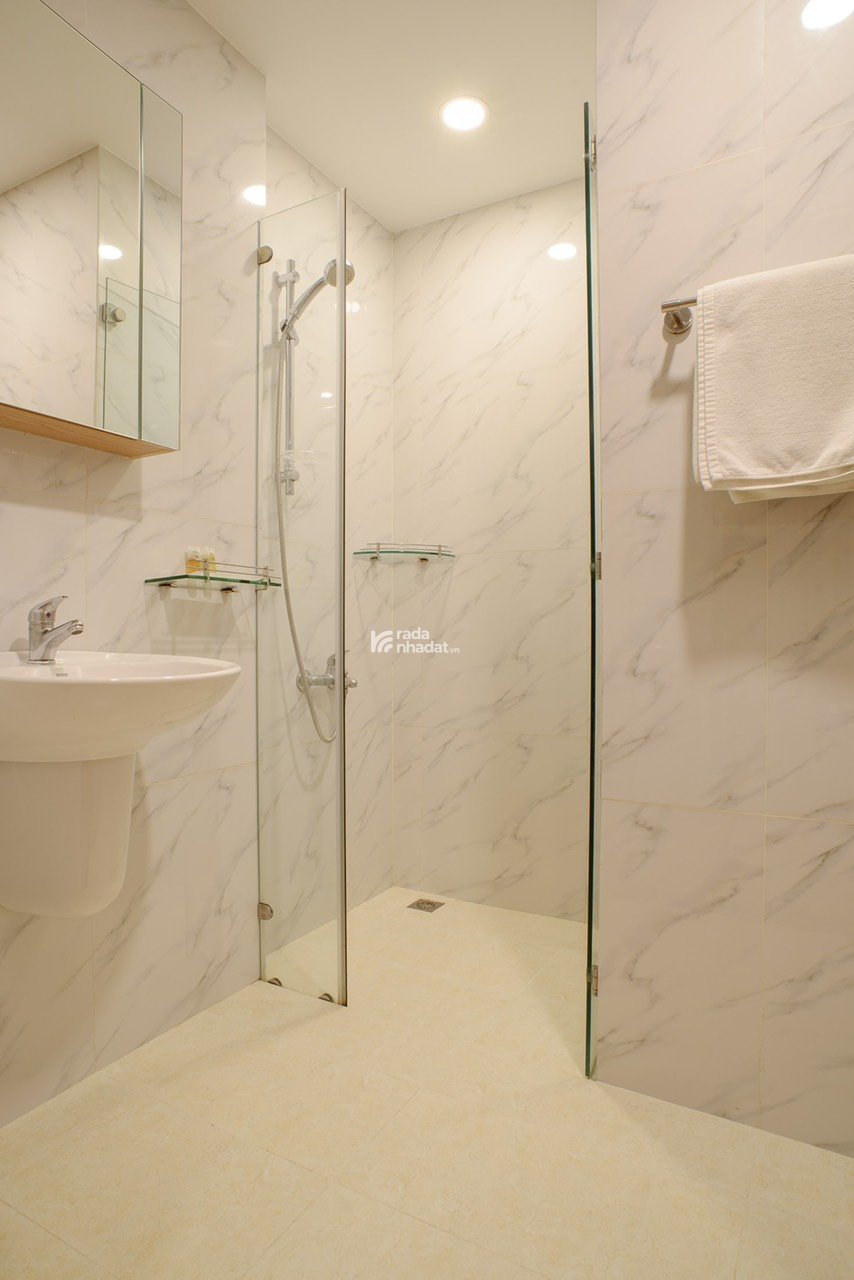 Cho thuê căn hộ quận 1, thang máy, có dịch vụ dọn phòng gần cầu Thị Nghè, Thảo Cầm Viên