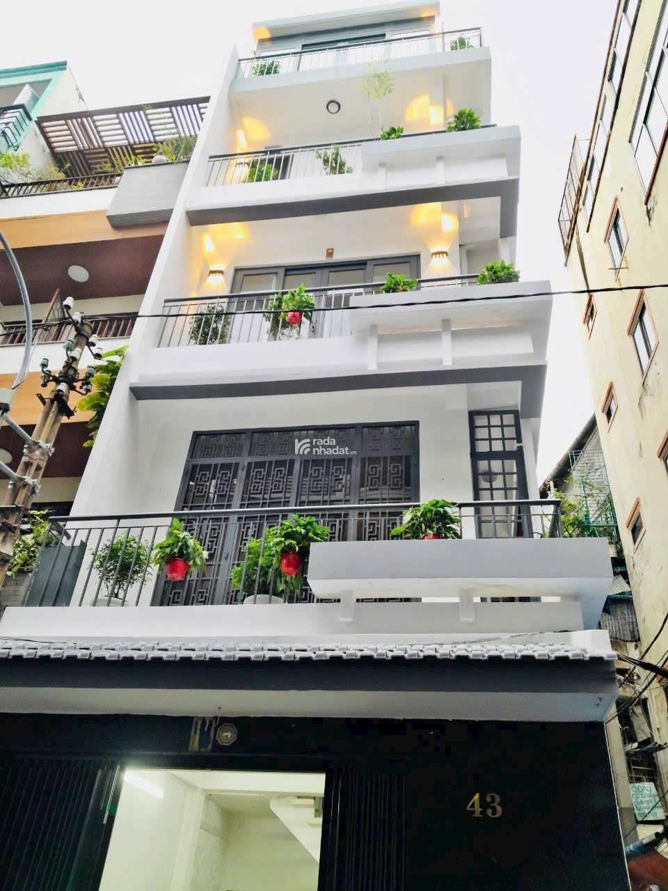 HOT: 2 MẶT TIỀN, ĐƯỜNG SỐ 4 - CƯ XÁ ĐÔ THÀNH , P.4, QUẬN 3