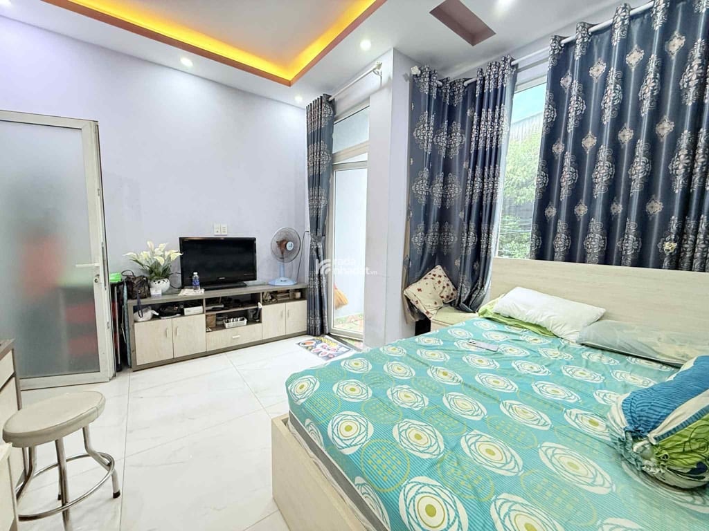 HẺM XE HƠI CHU VĂN AN, BÌNH THẠNH, 4 TẦNG NỞ HẬU CỰC ĐẸP. GIẢM 350TR CHỈ CÒN 7.5T TL 