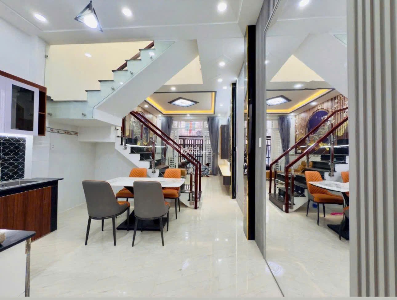 Bán nhà đẹp Huỳnh Văn Bánh, Phú Nhuận / 60m2 / 2 tỷ 590 triệu / sổ riêng sang tên công chứng ngay