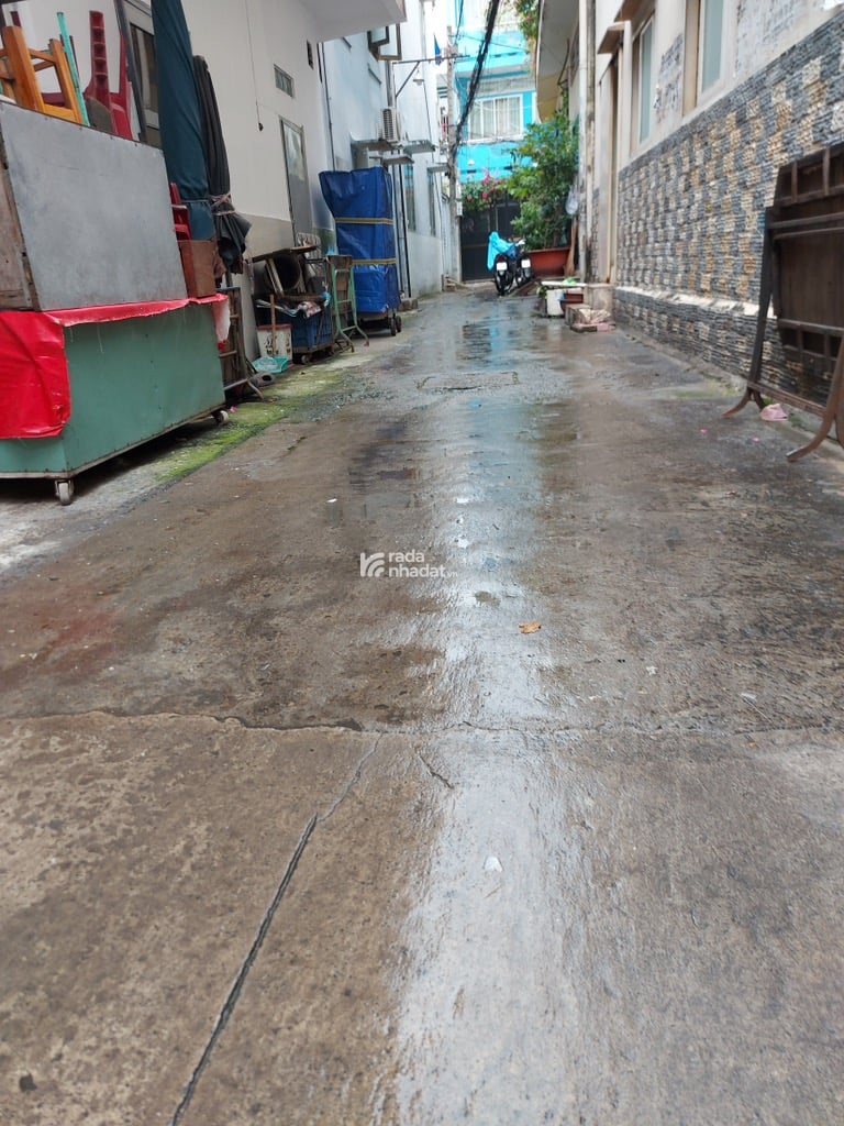 TRUNG TÂM QUẬN 10 - GẦN HẼM XE HƠI - NHÀ 5 TẦNG BTCT ĐẸP, HIỆN ĐẠI - CHO THUÊ CĂN HỘ DỊCH VỤ