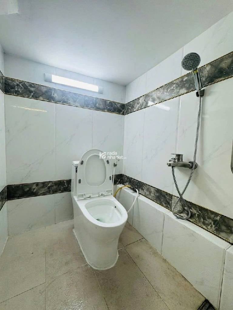 Nhà ôtô đổ cửa - 2 tầng mới - 58m2 nở hậu - full nội thất, Làng Hoa Gò Vấp, 5 tỷ xíu