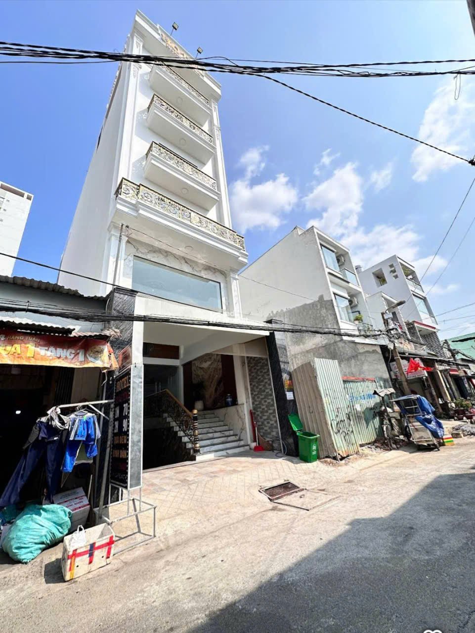 Bán Khách Sạn 7 Tầng,Đường Khiếu Năng Tĩnh,Khu Tên Lửa (5,5 x 25 - 130m2) 20,5 Tỷ TL