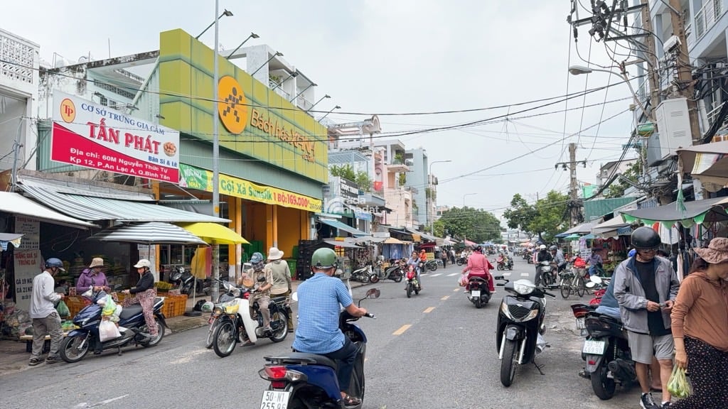 BÁN NHÀ MTKD LÔ GÓC KHU TÊN LỬA 80m2 SÁT KINH DƯƠNG VƯƠNG  ĐƯỜNG NHỰA 12M NHIK 7 TỶ