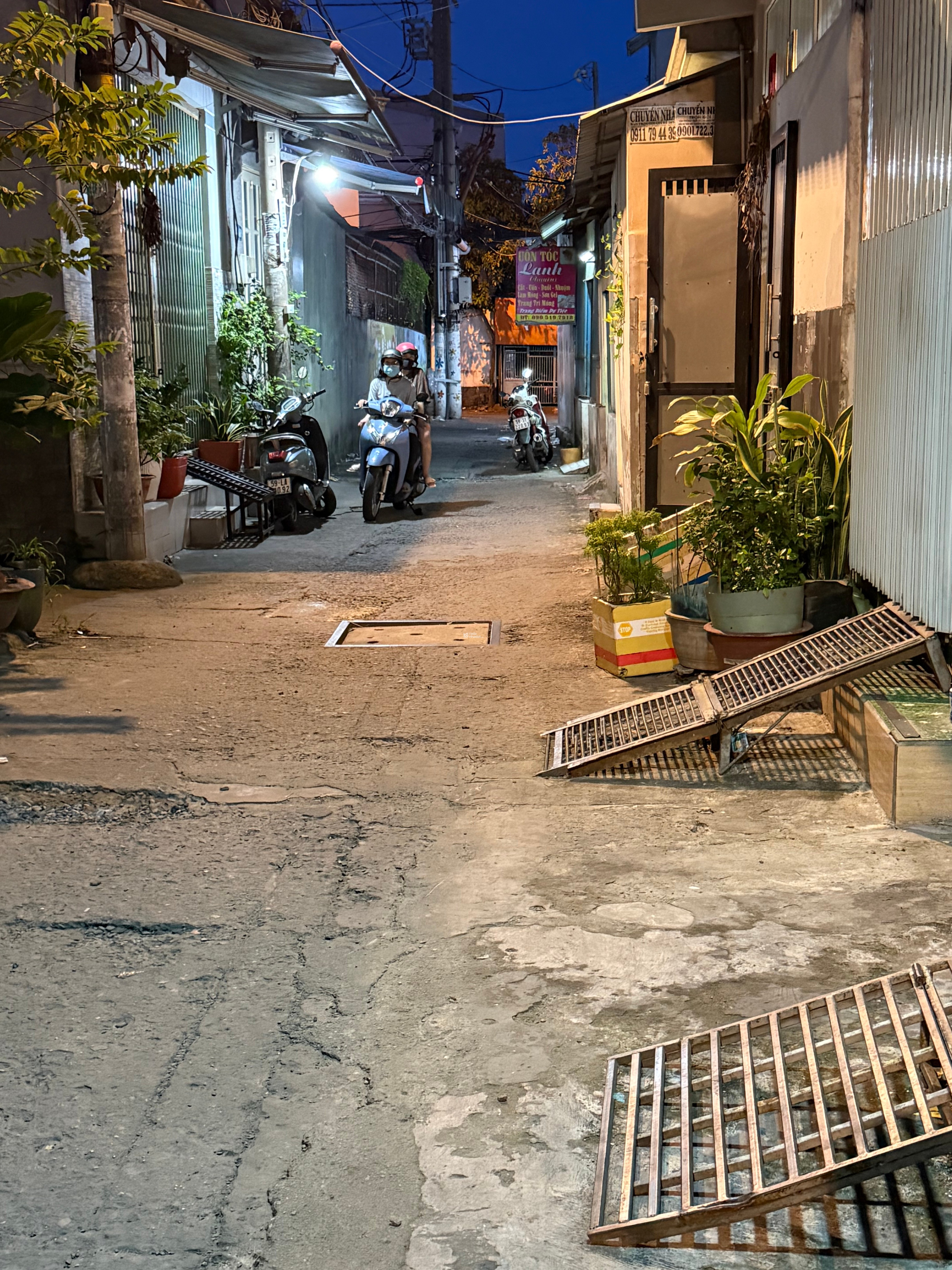 Xe hơi đến nhà, vị trí cực đẹp, bán nhà chỉ hơn 6 tỷ