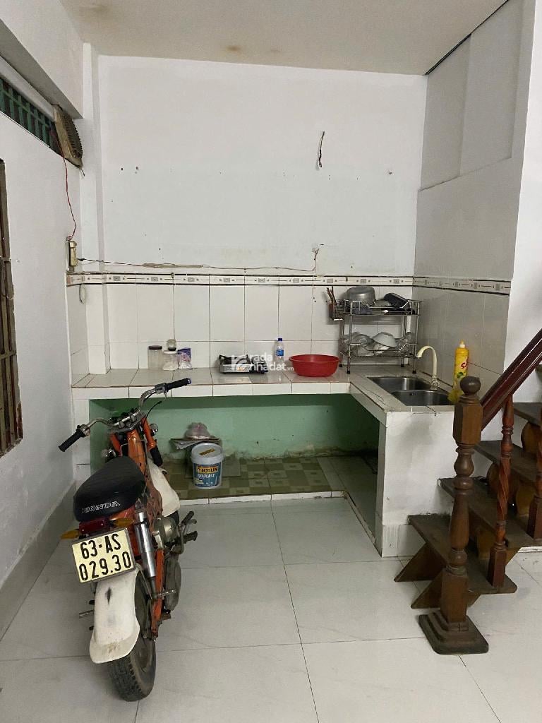 Bán Nhà Nhỏ Xinh Gần Chợ Tân Hương Chỉ 2.4 Tỷ