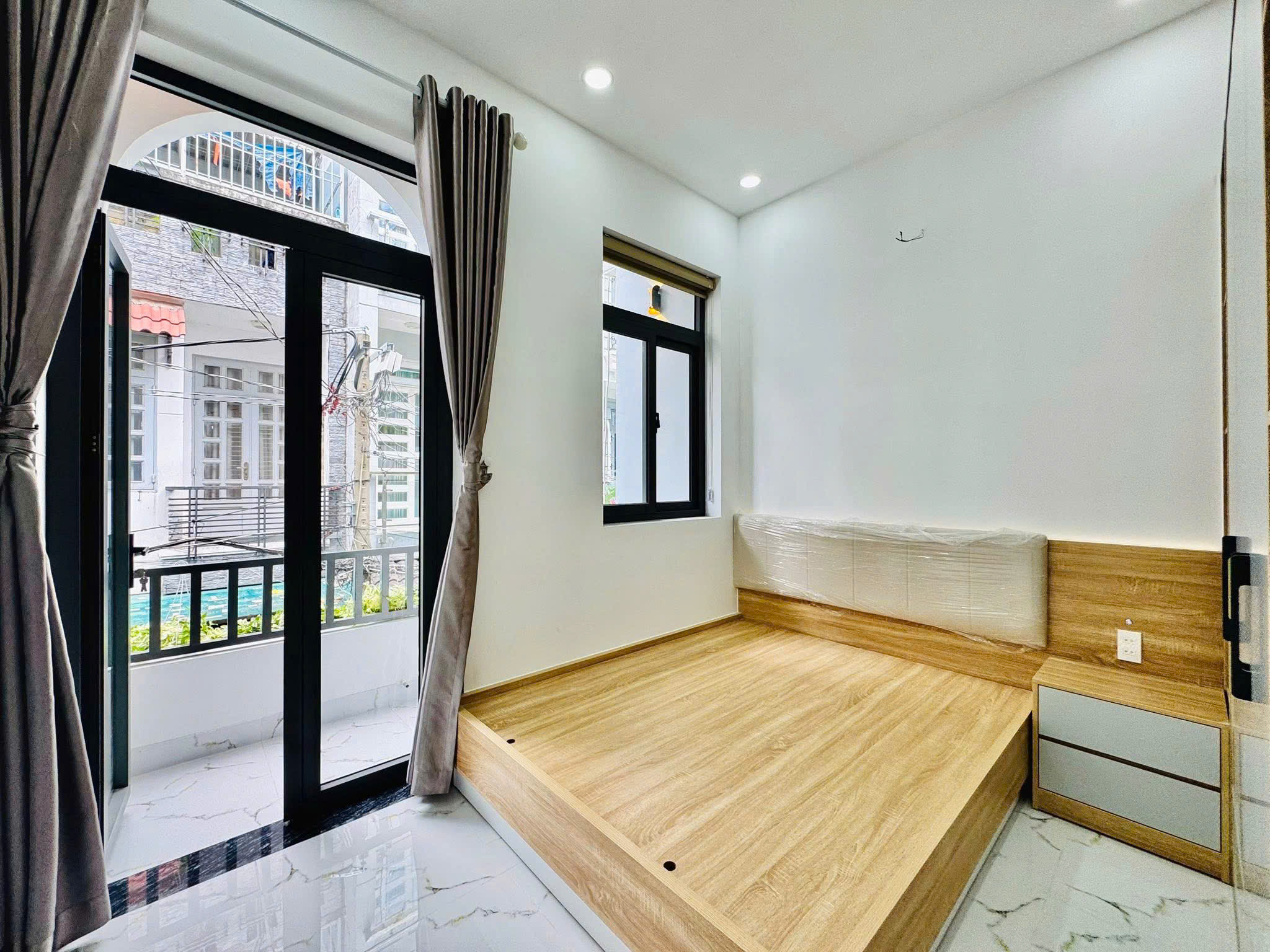 NHÀ ĐẸP BÁN GẤP ĐƯỜNG NGUYỄN KHOÁI, QUẬN 4/ 51,2M2/ GIÁ 3 TỶ 290TR/ SỔ RIÊNG 