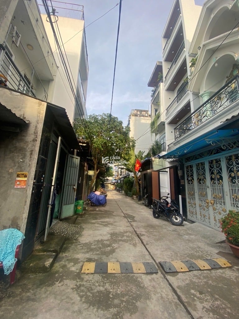 Bán nhà khu phân lô đòng bộ bình hưng hó B