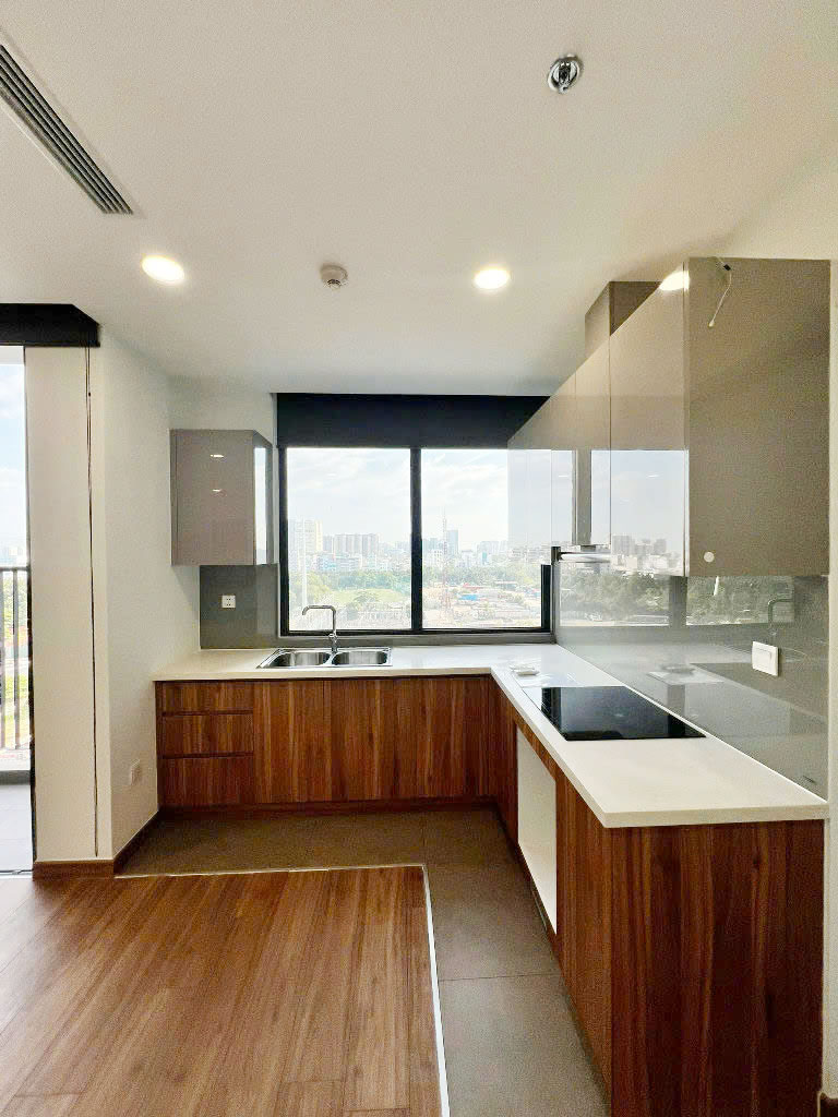 BÁN CĂN HỘ ECO GREEN QUẬN 7,TẦNG TRUNG, CÓ HĐ THUÊ 13.5TR/ THÁNG