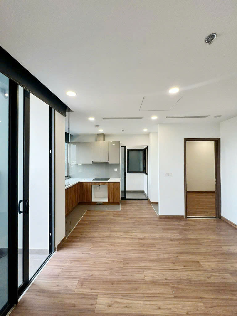 BÁN CĂN HỘ ECO GREEN QUẬN 7,TẦNG TRUNG, CÓ HĐ THUÊ 13.5TR/ THÁNG