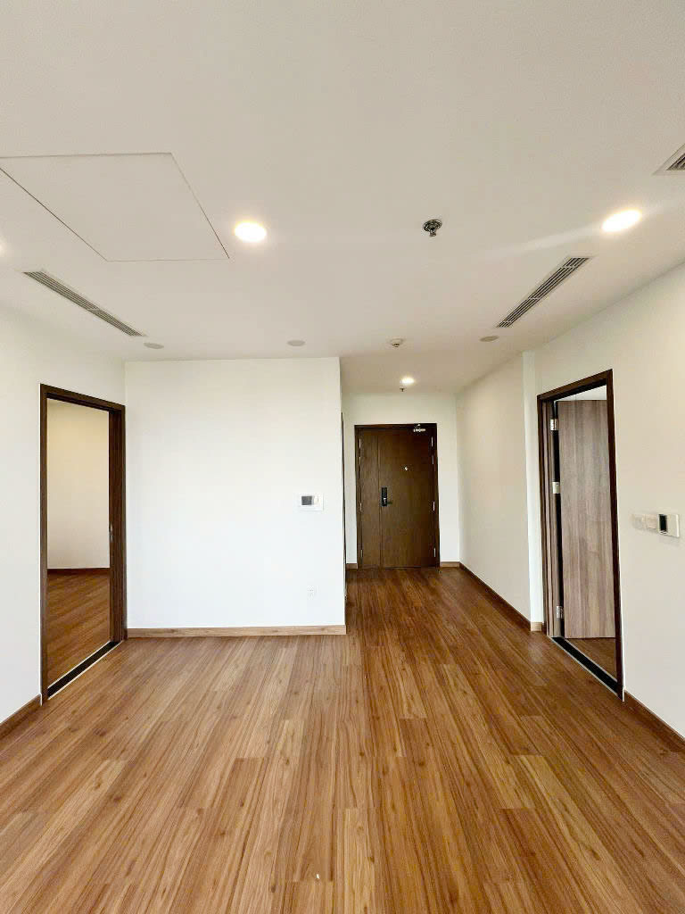 BÁN CĂN HỘ ECO GREEN QUẬN 7,TẦNG TRUNG, CÓ HĐ THUÊ 13.5TR/ THÁNG