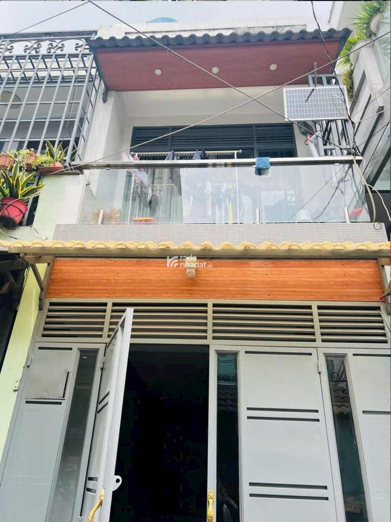 Chính chủ bán nhà đang ở, chưa từng sang tay, 50m2, 3 phòng ngủ, nhỉnh 4 tỷ